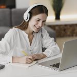 Unsere Schulungen für angehende ÖSD-Prüfende werden online durchgeführt.