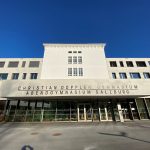 Das Schulgebäude des Abendgymnasium Salzburg.